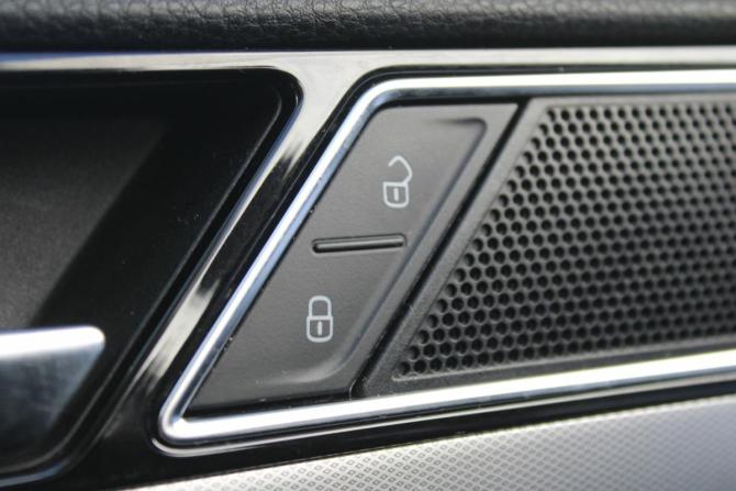 Volkswagen Passat B8 с пробегом 2018 года, цена 1 590 000 рублей, 195000 км, седан, Автокод Объявления