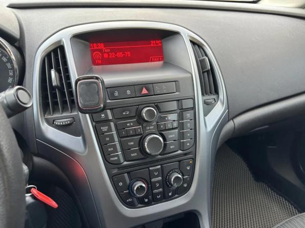 Opel Astra J Рестайлинг с пробегом 2013 года, цена 537 500 рублей, 175408 км, седан, Автокод Объявления