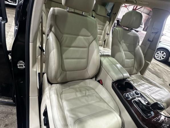 Volkswagen Touareg II Рестайлинг с пробегом 2015 года, цена 1 985 000 рублей, 319173 км, внедорожник, Автокод Объявления