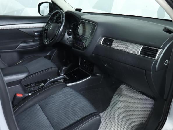 Mitsubishi Outlander III Рестайлинг 2 с пробегом 2018 года, цена 1 579 000 рублей, 230000 км, внедорожник, Автокод Объявления