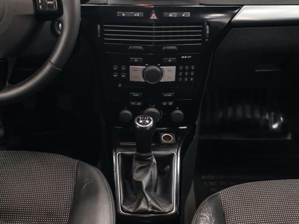 Opel Astra H Рестайлинг с пробегом 2012 года, цена 567 000 рублей, 193032 км, седан, Автокод Объявления