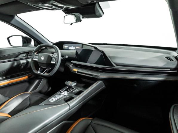 Changan UNI-V I с пробегом 2024 года, цена 2 499 000 рублей, 4600 км, лифтбек, Автокод Объявления