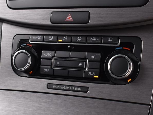 Volkswagen Passat B7 с пробегом 2011 года, цена 1 199 995 рублей, 136980 км, универсал, Автокод Объявления