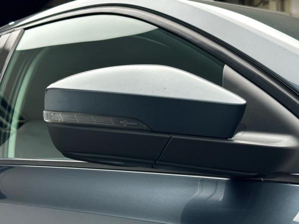 Skoda Octavia III (A7) Рестайлинг с пробегом 2017 года, цена 1 815 000 рублей, 262951 км, лифтбек, Автокод Объявления