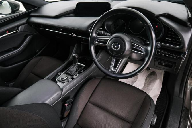 Mazda 3 IV (BP) с пробегом 2019 года, цена 1 699 000 рублей, 104000 км, хэтчбек, Автокод Объявления