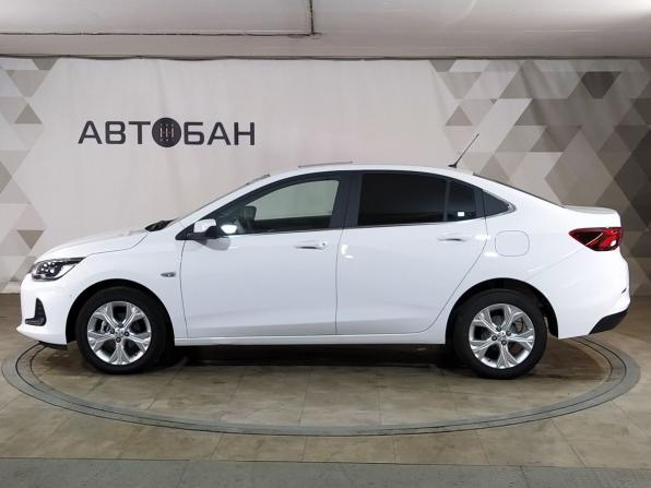 Chevrolet Onix II с пробегом 2022 года, цена 1 467 000 рублей, 13700 км, седан, Автокод Объявления