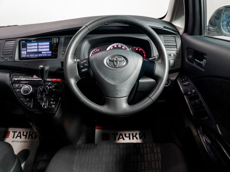 Toyota ISis I Рестайлинг Чита  - изображение 9