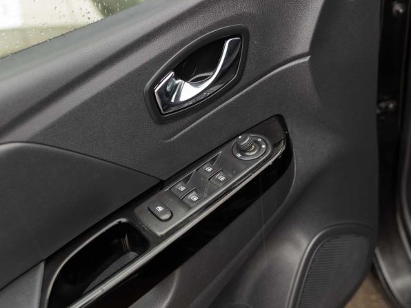 Renault Kaptur I с пробегом 2018 года, цена 1 230 000 рублей, 163029 км, внедорожник, Автокод Объявления