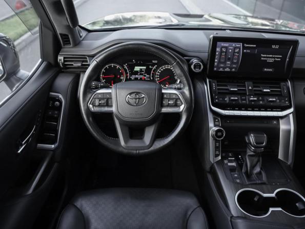 Toyota Land Cruiser 300 Series с пробегом 2022 года, цена 9 299 000 рублей, 51215 км, внедорожник, Автокод Объявления