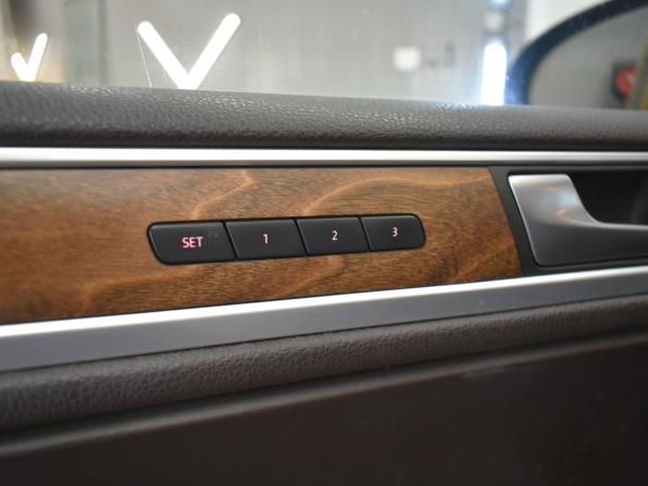 Volkswagen Touareg II с пробегом 2011 года, цена 1 749 000 рублей, 288888 км, внедорожник, Автокод Объявления