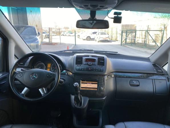 Mercedes-Benz Viano I (W639) Рестайлинг с пробегом 2013 года, цена 2 125 000 рублей, 275260 км, минивэн, Автокод Объявления