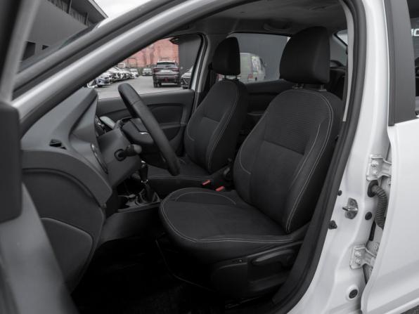 Renault Logan II Рестайлинг с пробегом 2021 года, цена 950 000 рублей, 89260 км, седан, Автокод Объявления