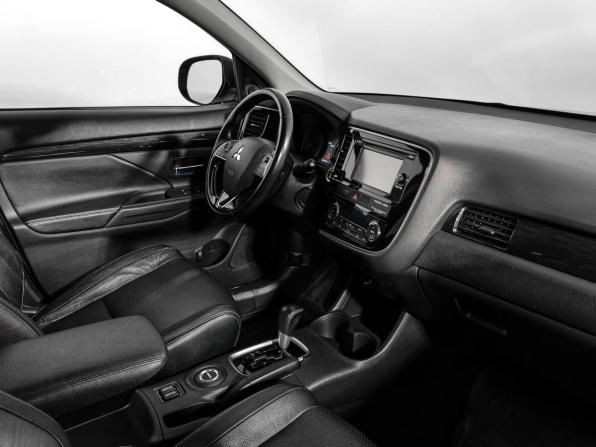 Mitsubishi Outlander III Рестайлинг 2 с пробегом 2016 года, цена 1 850 000 рублей, 127000 км, внедорожник, Автокод Объявления