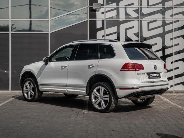 Volkswagen Touareg II Рестайлинг с пробегом 2015 года, цена 3 150 000 рублей, 235851 км, внедорожник, Автокод Объявления