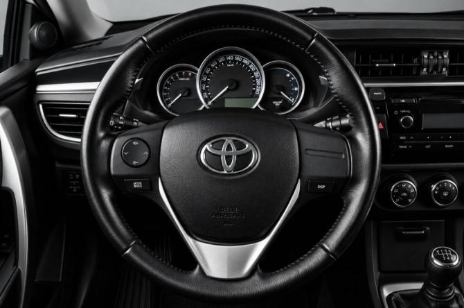 Toyota Corolla XI (E160 E170 E180) с пробегом 2013 года, цена 1 499 000 рублей, 85000 км, седан, Автокод Объявления