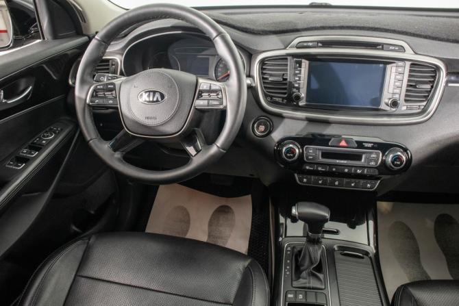 Kia Sorento II Рестайлинг с пробегом 2018 года, цена 2 449 000 рублей, 110000 км, внедорожник, Автокод Объявления