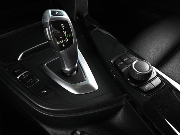 BMW 3 серии VI (F3x) Рестайлинг с пробегом 2017 года, цена 2 120 000 рублей, 156524 км, седан, Автокод Объявления