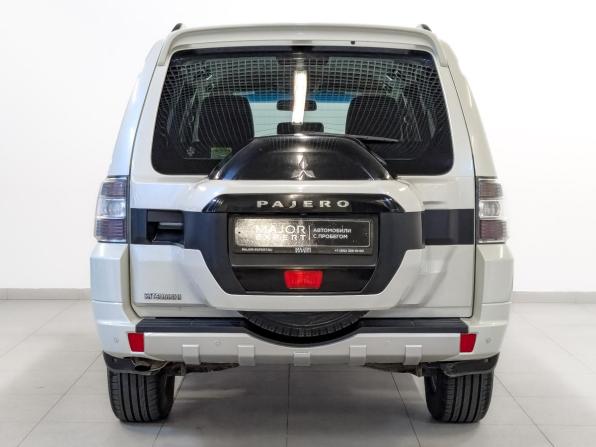 Mitsubishi Pajero IV Рестайлинг 2 с пробегом 2018 года, цена 3 200 000 рублей, 142613 км, внедорожник, Автокод Объявления