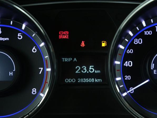 Hyundai Sonata VI (YF) с пробегом 2011 года, цена 894 000 рублей, 283500 км, седан, Автокод Объявления