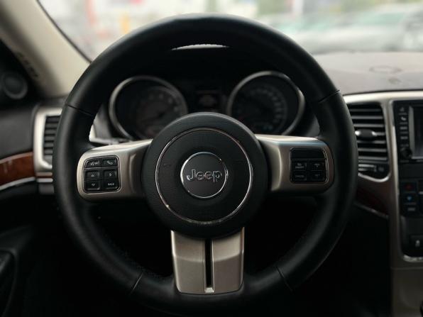 Jeep Grand Cherokee IV (WK2) с пробегом 2012 года, цена 1 240 000 рублей, 393448 км, внедорожник, Автокод Объявления
