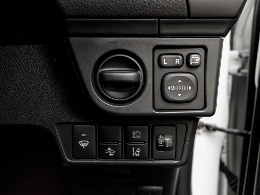 Toyota Corolla XI (E160 E170) Рестайлинг 2 Екатеринбург  - изображение 22