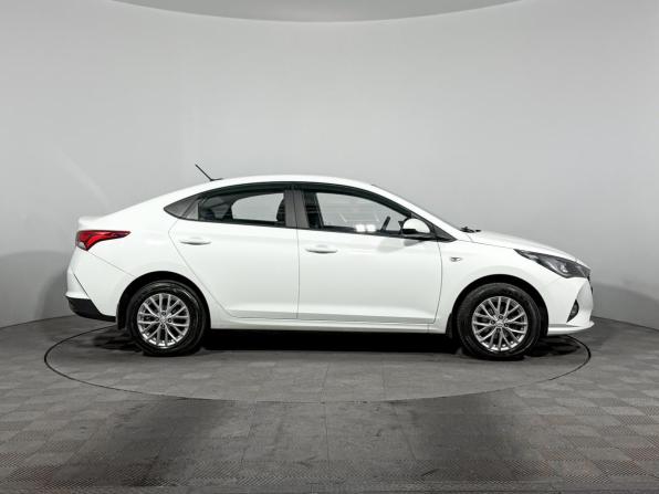 Hyundai Solaris II Рестайлинг с пробегом 2020 года, цена 1 629 000 рублей, 44194 км, седан, Автокод Объявления