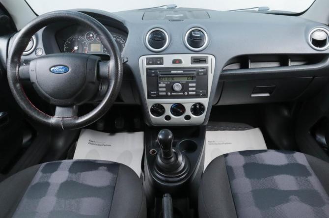 Ford Fusion I Рестайлинг с пробегом 2006 года, цена 299 000 рублей, 192530 км, хэтчбек, Автокод Объявления