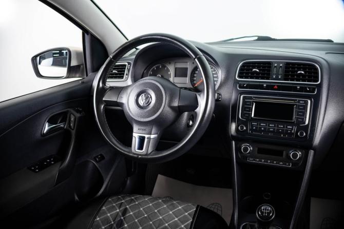 Volkswagen Polo V с пробегом 2013 года, цена 649 000 рублей, 237500 км, седан, Автокод Объявления