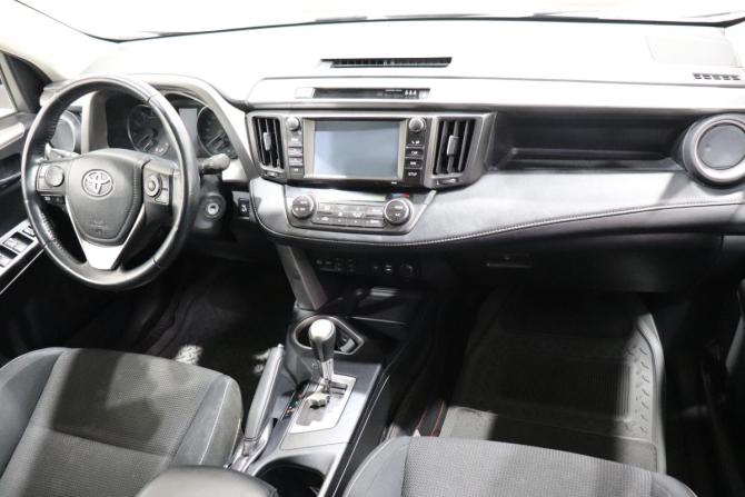 Toyota RAV4 IV (XA40) Рестайлинг с пробегом 2017 года, цена 2 080 000 рублей, 142552 км, внедорожник, Автокод Объявления