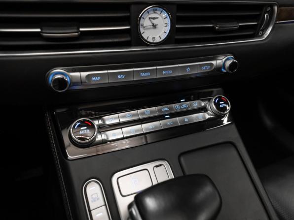 Genesis G90 I Рестайлинг с пробегом 2019 года, цена 3 350 000 рублей, 163475 км, седан, Автокод Объявления