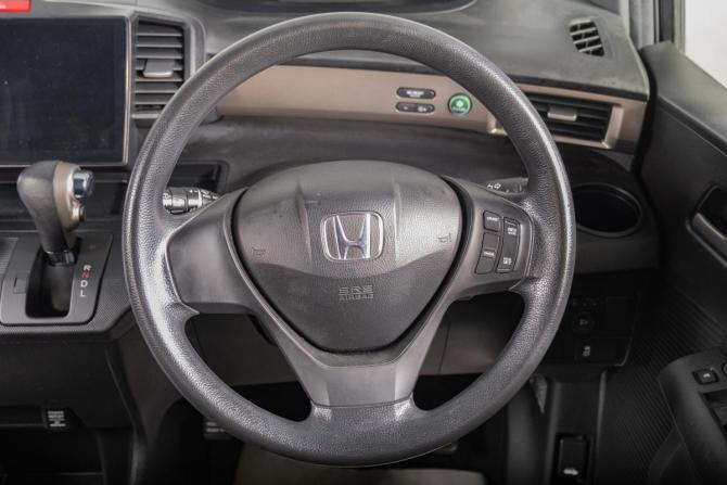 Honda Freed I Рестайлинг с пробегом 2012 года, цена 1 199 000 рублей, 103701 км, компактвэн, Автокод Объявления