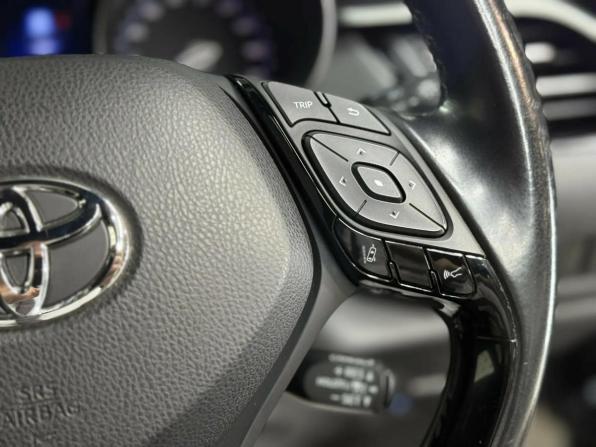 Toyota C-HR I с пробегом 2018 года, цена 1 957 000 рублей, 67690 км, внедорожник, Автокод Объявления