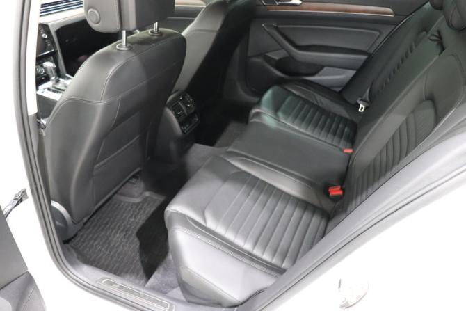 Volkswagen Passat B8 с пробегом 2019 года, цена 2 030 000 рублей, 138422 км, седан, Автокод Объявления