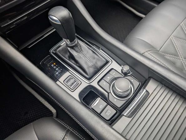Mazda 6 III (GJ) Рестайлинг 2 с пробегом 2019 года, цена 2 537 000 рублей, 80259 км, седан, Автокод Объявления
