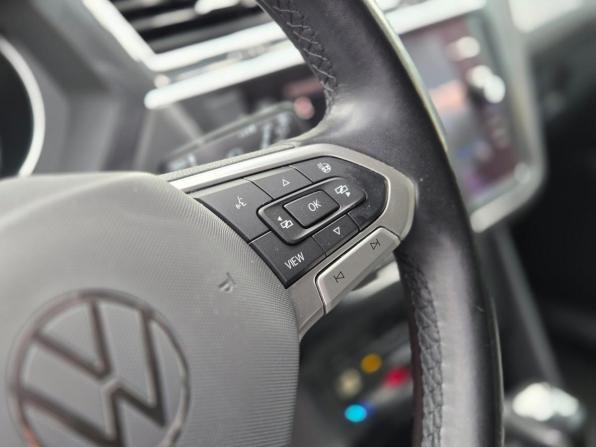 Volkswagen Tiguan II Рестайлинг с пробегом 2021 года, цена 2 479 000 рублей, 106000 км, внедорожник, Автокод Объявления