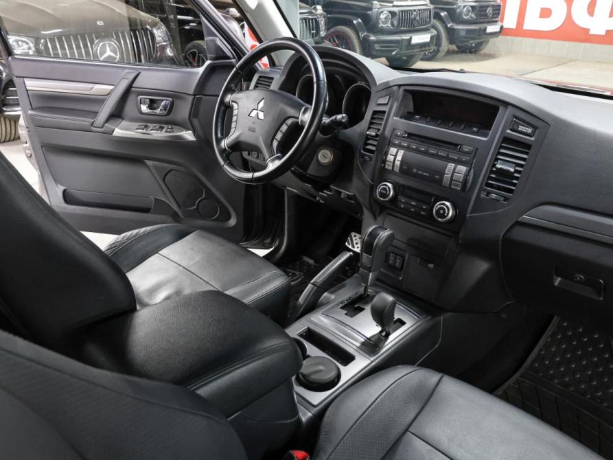 Mitsubishi Pajero IV Рестайлинг 1 Москва  - изображение 12