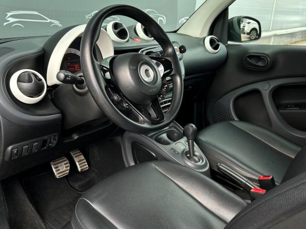 Smart Fortwo III с пробегом 2017 года, цена 790 600 рублей, 123285 км, хэтчбек, Автокод Объявления