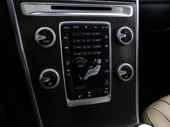 Volvo XC60 I Рестайлинг с пробегом 2015 года, цена 2 099 000 рублей, 168000 км, внедорожник, Автокод Объявления