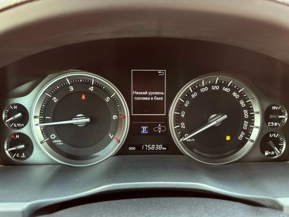 Toyota Land Cruiser 200 Series Рестайлинг 2 с пробегом 2019 года, цена 6 790 000 рублей, 175575 км, внедорожник, Автокод Объявления