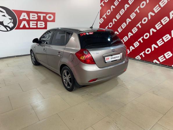 Kia Ceed I с пробегом 2007 года, цена 599 000 рублей, 270284 км, хэтчбек, Автокод Объявления