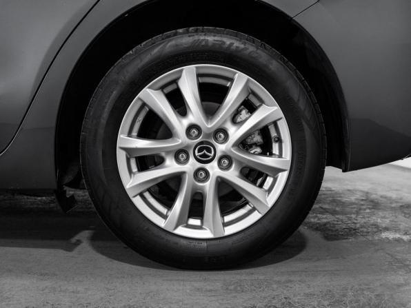 Mazda Axela III Рестайлинг с пробегом 2018 года, цена 1 299 500 рублей, 95363 км, седан, Автокод Объявления