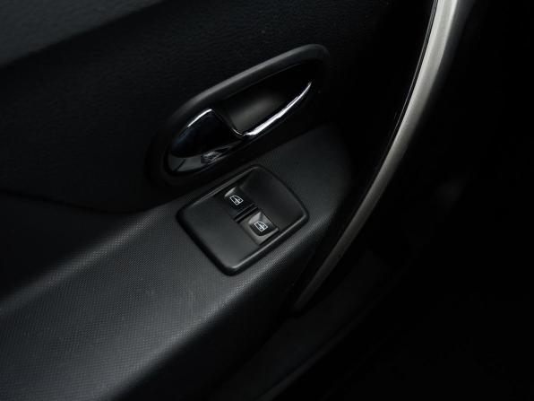 Renault Sandero II с пробегом 2016 года, цена 745 000 рублей, 249500 км, хэтчбек, Автокод Объявления