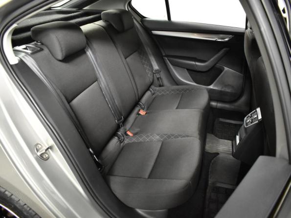 Skoda Octavia III (A7) Рестайлинг с пробегом 2019 года, цена 1 415 200 рублей, 210244 км, лифтбек, Автокод Объявления