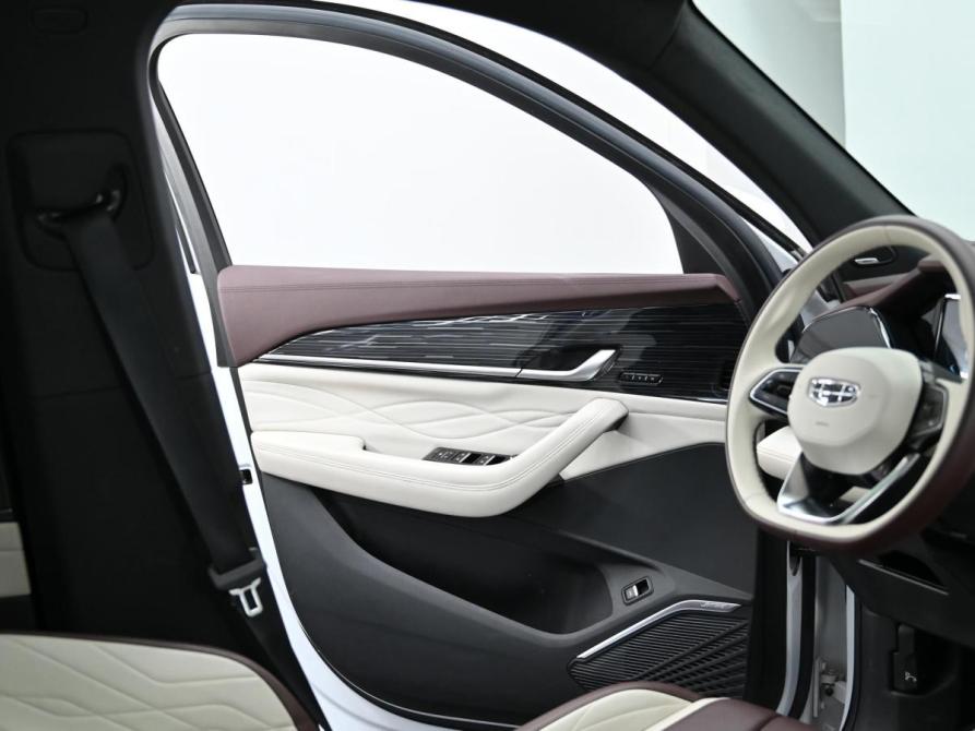 Geely Monjaro I Москва  - изображение 15