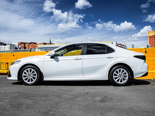 Toyota Camry VIII (XV70) Рестайлинг с пробегом 2021 года, цена 2 960 000 рублей, 56160 км, седан, Автокод Объявления