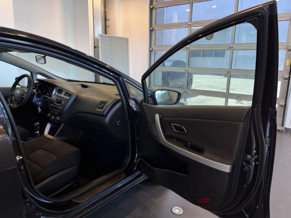 Kia Ceed II с пробегом 2014 года, цена 1 050 000 рублей, 138873 км, хэтчбек, Автокод Объявления