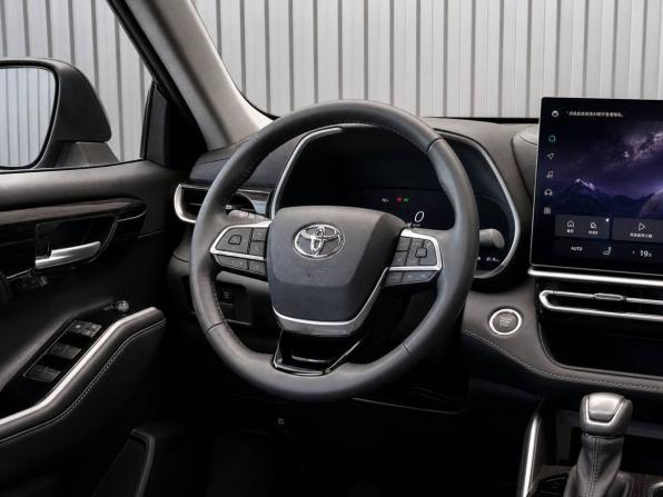 Toyota Highlander IV (XU70) с пробегом 2025 года, цена 5 617 000 рублей, 20 км, внедорожник, Автокод Объявления