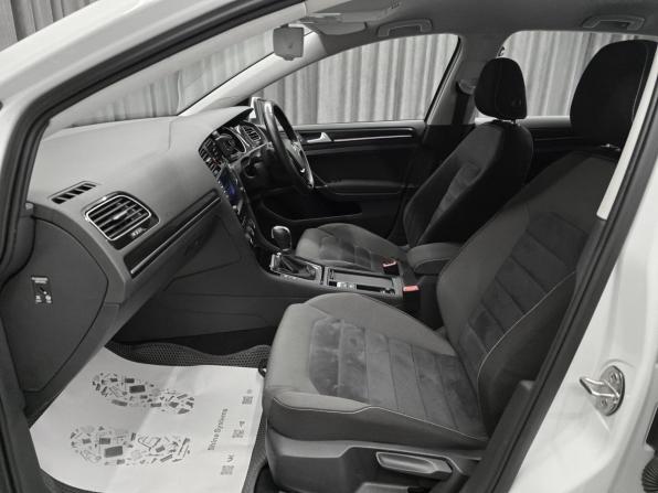 Volkswagen Golf VII с пробегом 2015 года, цена 1 240 000 рублей, 138815 км, хэтчбек, Автокод Объявления