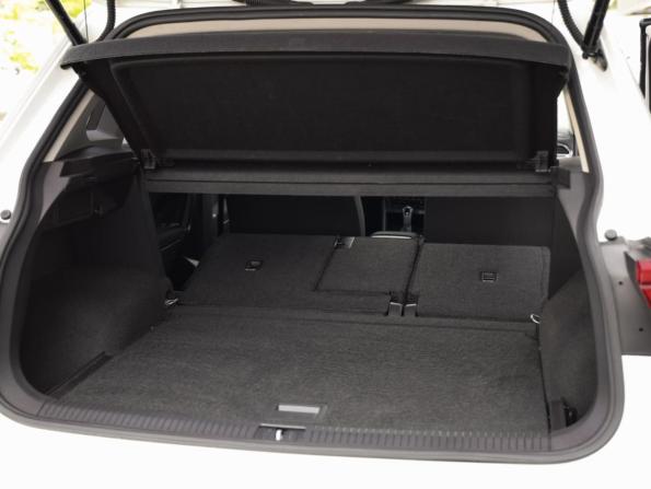 Volkswagen Tiguan II Рестайлинг с пробегом 2021 года, цена 2 614 000 рублей, 33911 км, внедорожник, Автокод Объявления