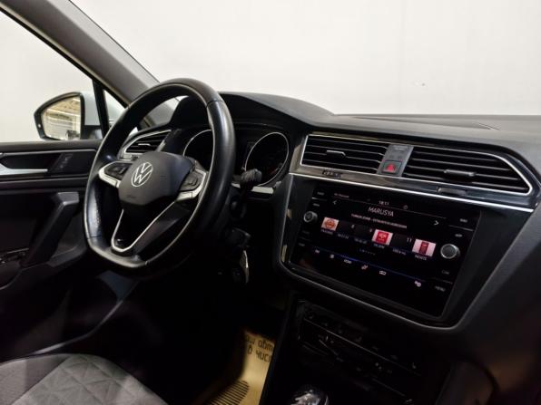 Volkswagen Tiguan II Рестайлинг с пробегом 2021 года, цена 2 685 000 рублей, 62952 км, внедорожник, Автокод Объявления